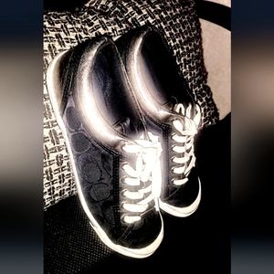 Women's Coach luxury sneaker 7.5 black and silver
